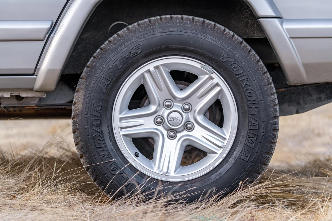 2001 Jeep XJ Cherokee - Image 24 of 31