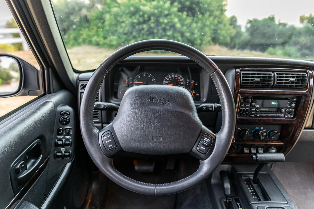 2001 Jeep XJ Cherokee - Image 27 of 31