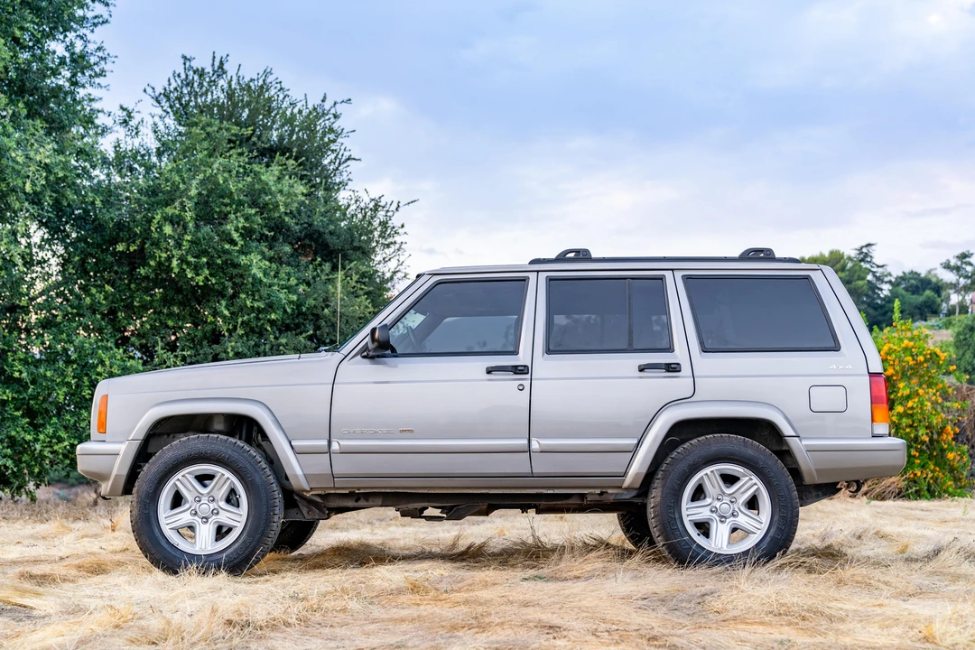 2001 Jeep XJ Cherokee - Image 6 of 31