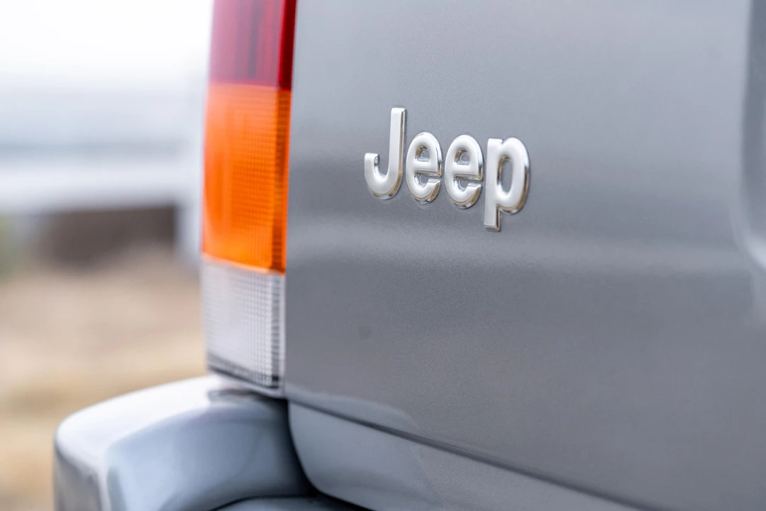 2001 Jeep XJ Cherokee - Image 13 of 31