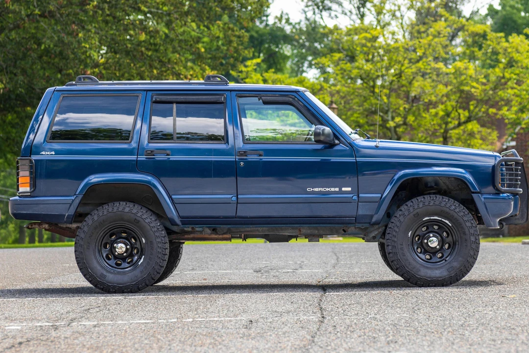 2001 Jeep XJ Cherokee - Image 3 of 31