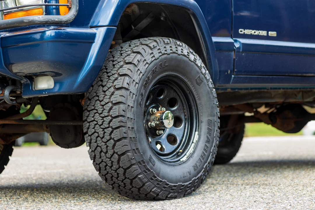 2001 Jeep XJ Cherokee - Image 18 of 31