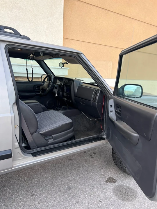 2001 Jeep XJ Cherokee - Image 15 of 21
