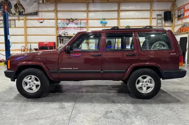 2001 Jeep XJ Cherokee - Image 3 of 10