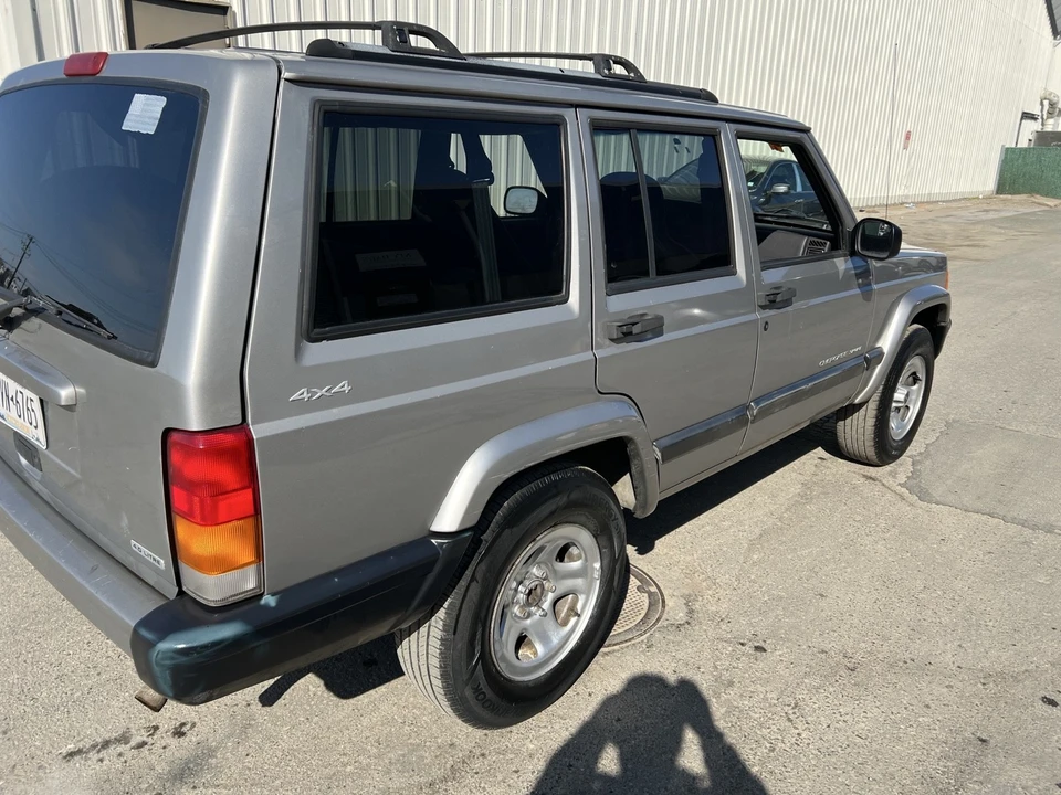 2001 Jeep XJ Cherokee - Image 5 of 21