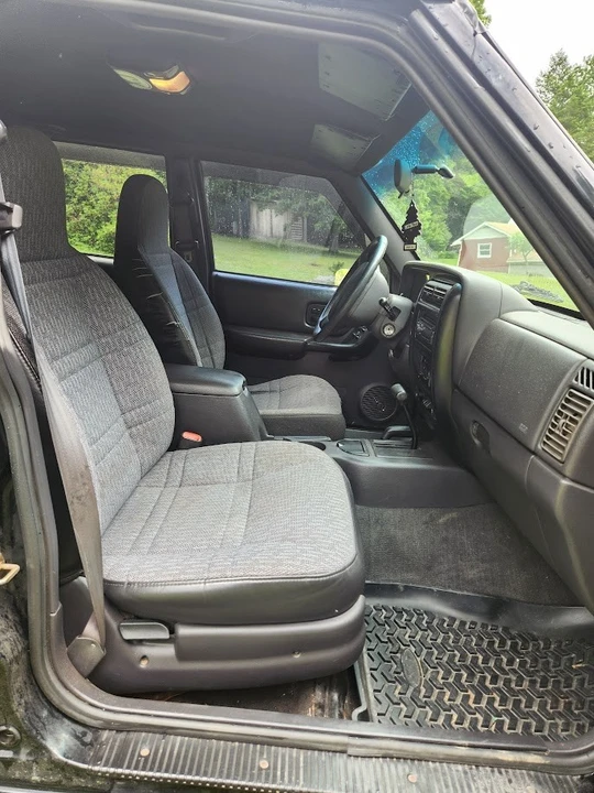 2001 Jeep XJ Cherokee - Image 11 of 15