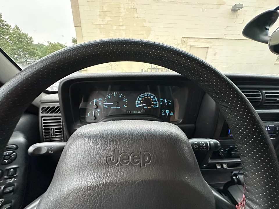 2001 Jeep XJ Cherokee - Image 9 of 31
