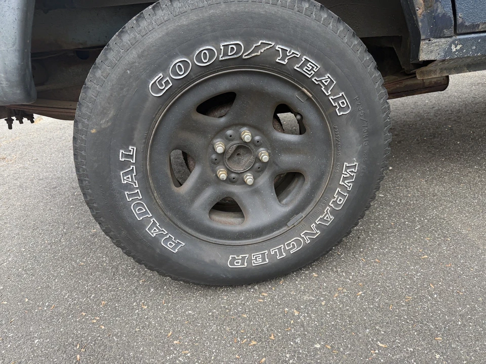 2001 Jeep XJ Cherokee - Image 10 of 31