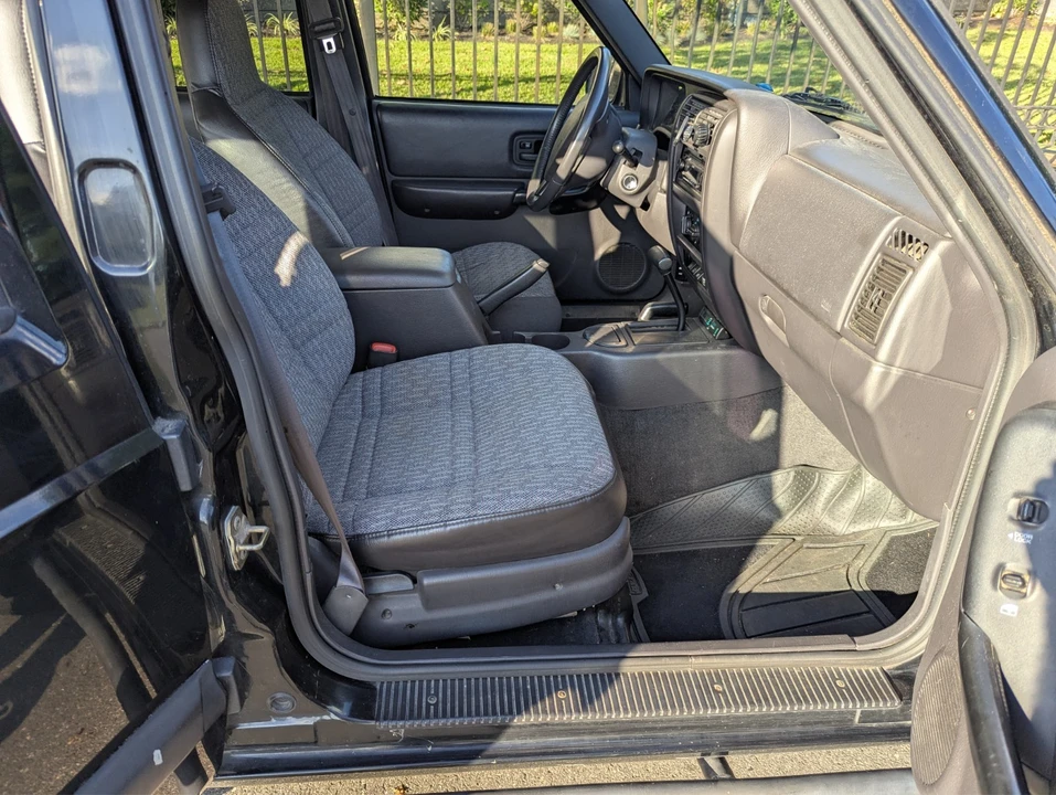 2001 Jeep XJ Cherokee - Image 14 of 21