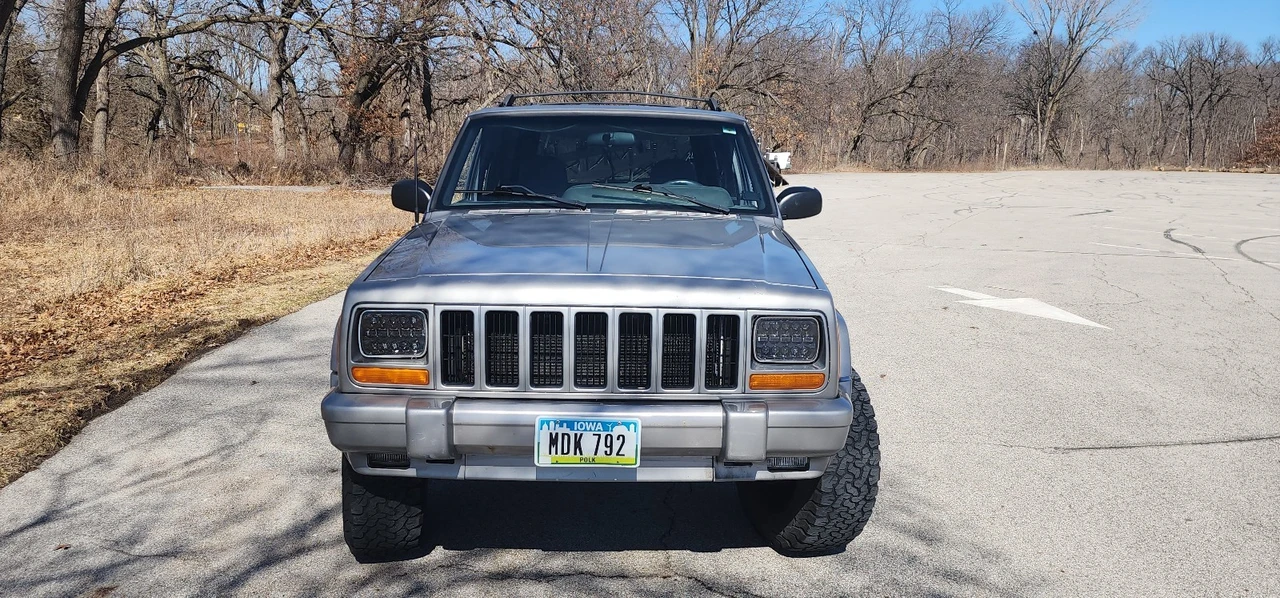 2001 Jeep XJ Cherokee - Image 2 of 9