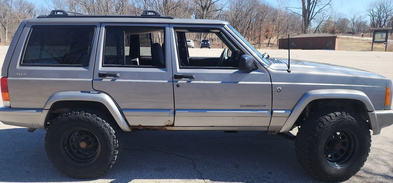 2001 Jeep XJ Cherokee - Image 3 of 9