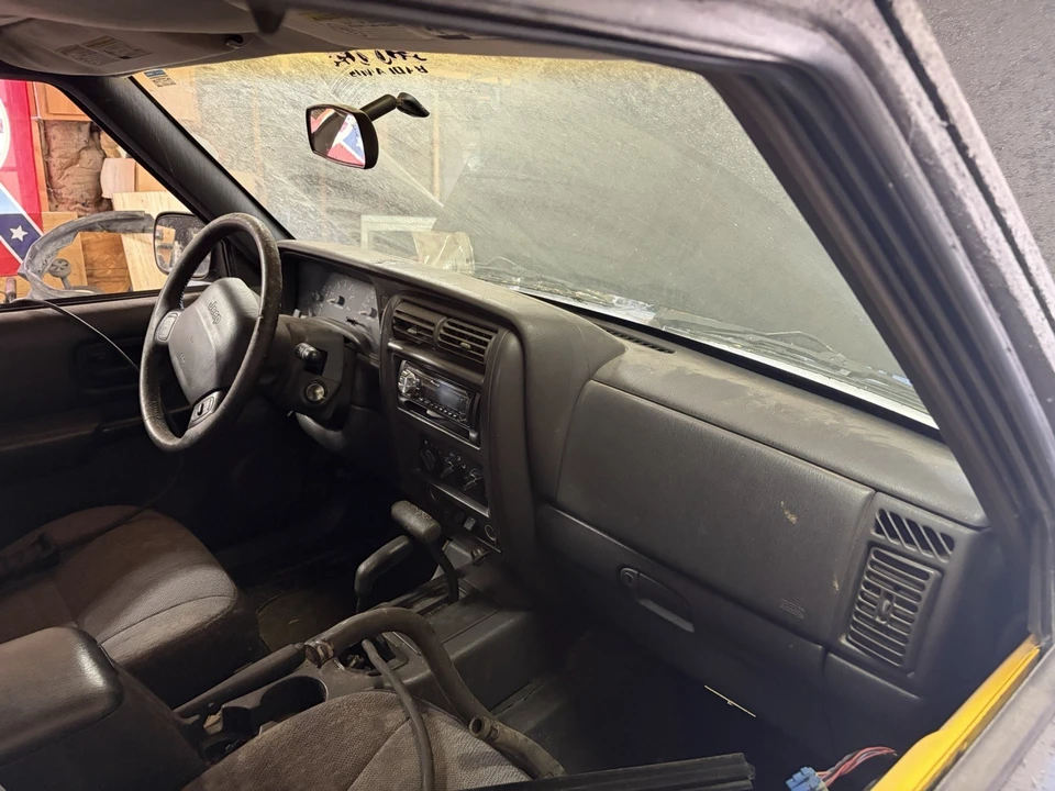 2001 Jeep XJ Cherokee - Image 4 of 11