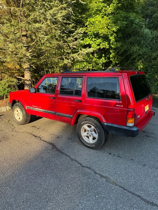 2001 Jeep XJ Cherokee - Image 2 of 10