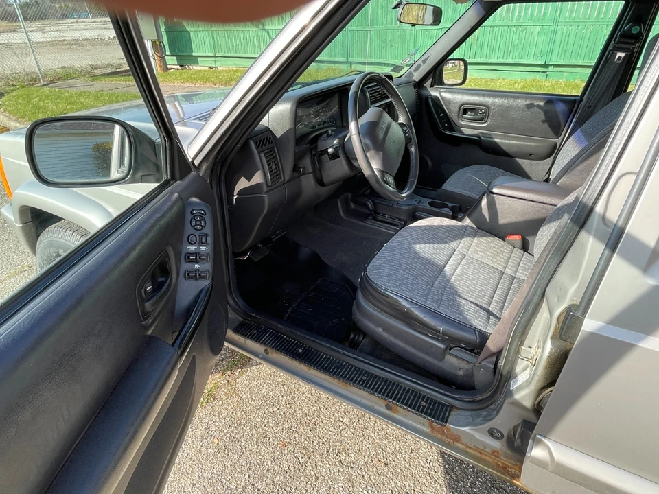 2001 Jeep XJ Cherokee - Image 9 of 20