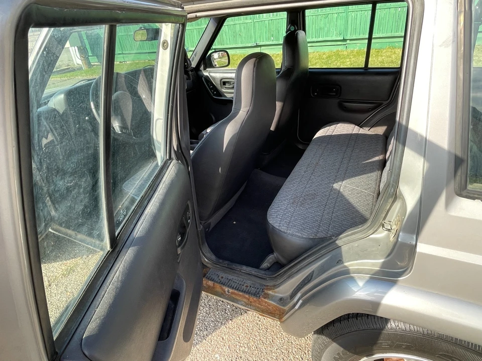 2001 Jeep XJ Cherokee - Image 10 of 20