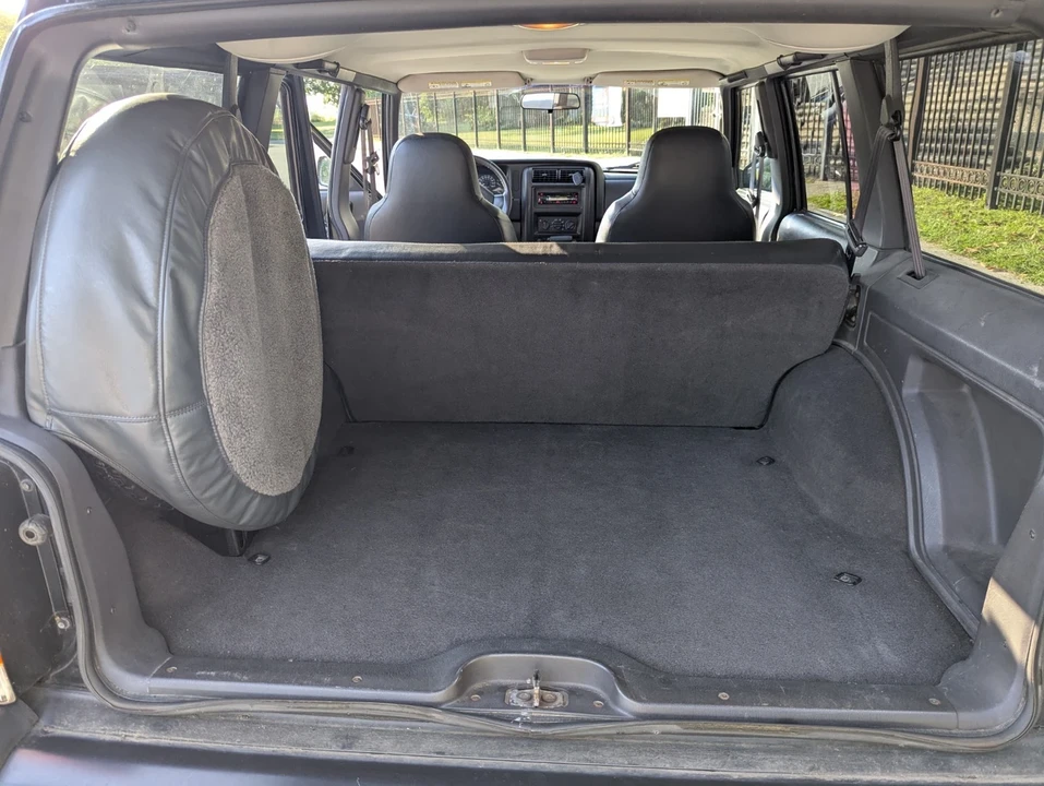 2001 Jeep XJ Cherokee - Image 9 of 21