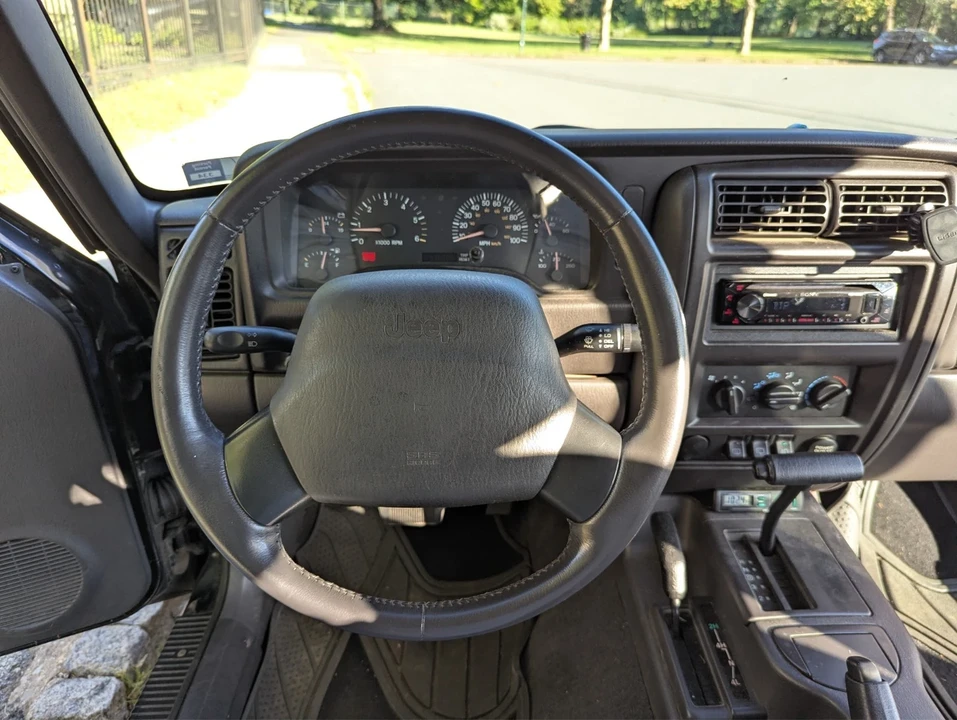 2001 Jeep XJ Cherokee - Image 14 of 21
