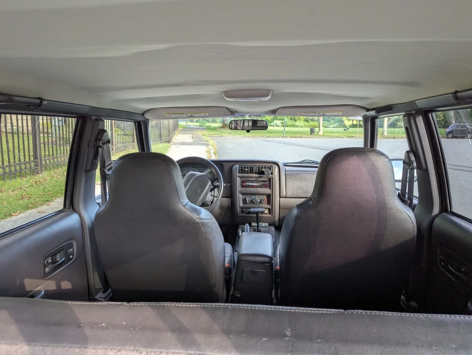 2001 Jeep XJ Cherokee - Image 11 of 21