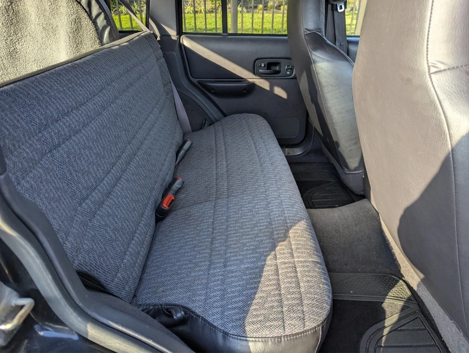 2001 Jeep XJ Cherokee - Image 12 of 21
