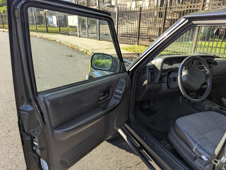 2001 Jeep XJ Cherokee - Image 17 of 21
