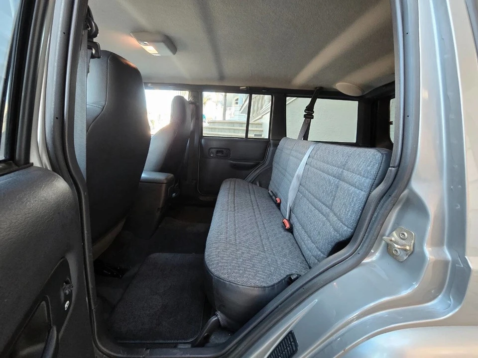 2001 Jeep XJ Cherokee - Image 17 of 21