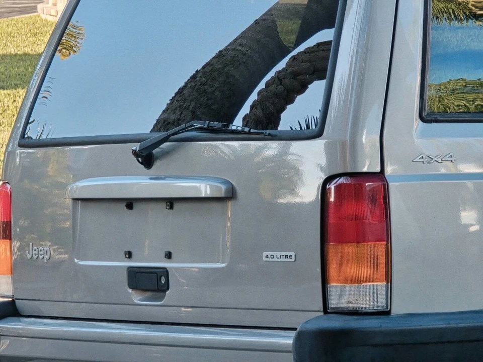 2001 Jeep XJ Cherokee - Image 6 of 21