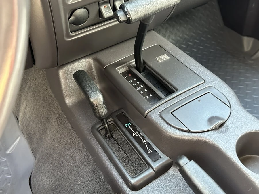 2001 Jeep XJ Cherokee - Image 25 of 31