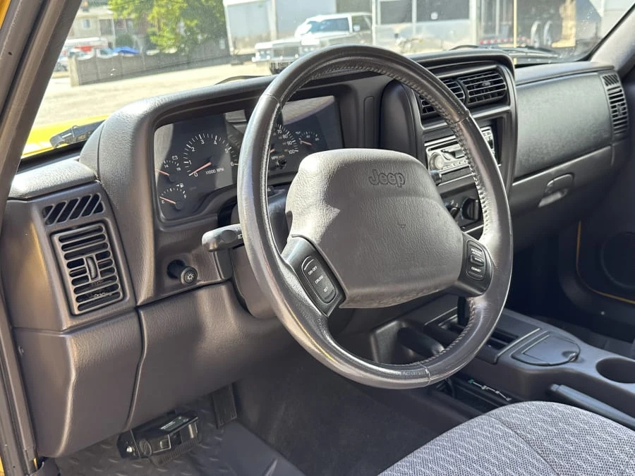 2001 Jeep XJ Cherokee - Image 17 of 31