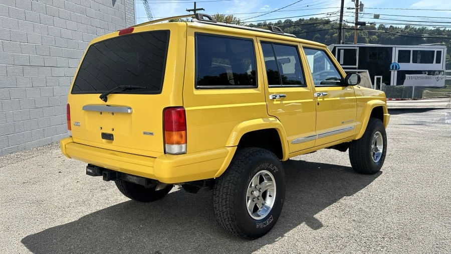 2001 Jeep XJ Cherokee - Image 3 of 31
