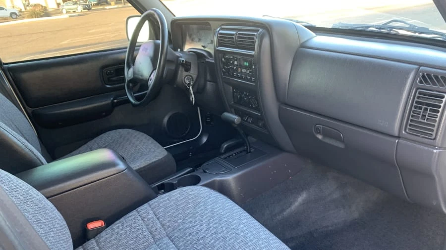 2001 Jeep XJ Cherokee - Image 10 of 11