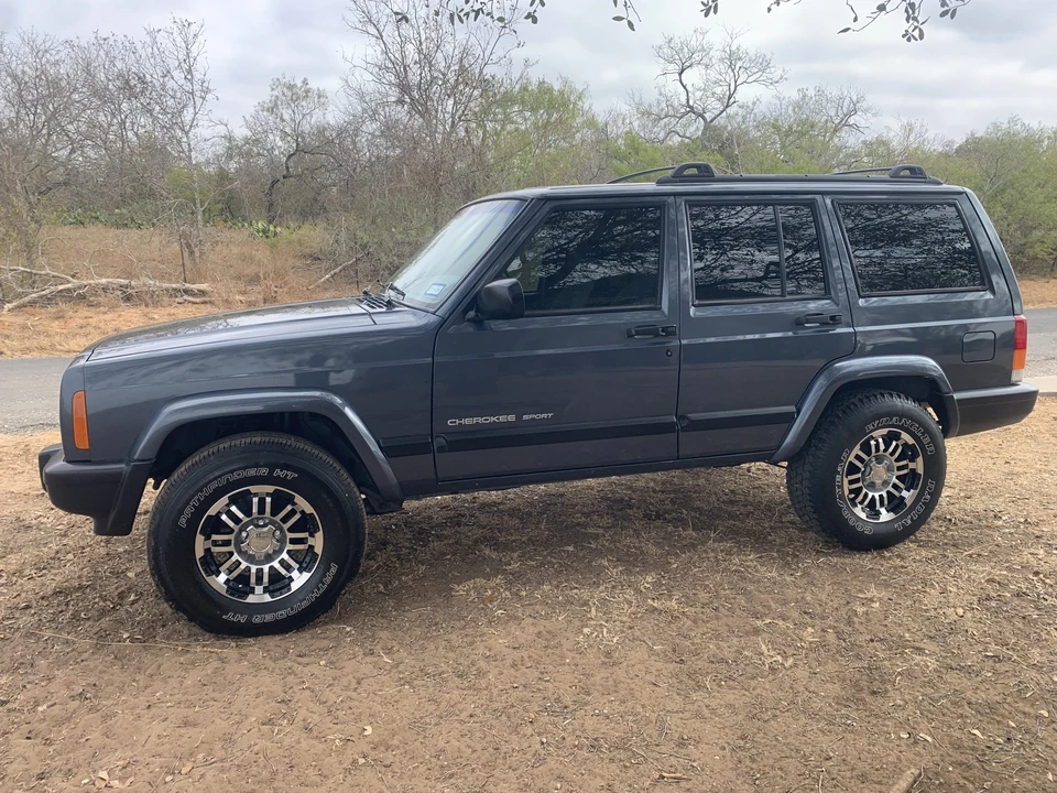 2001 Jeep XJ Cherokee - Image 5 of 31