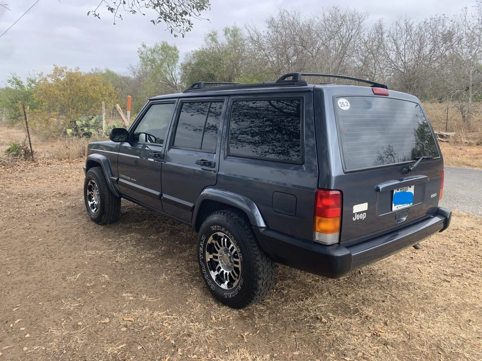 2001 Jeep XJ Cherokee - Image 6 of 31