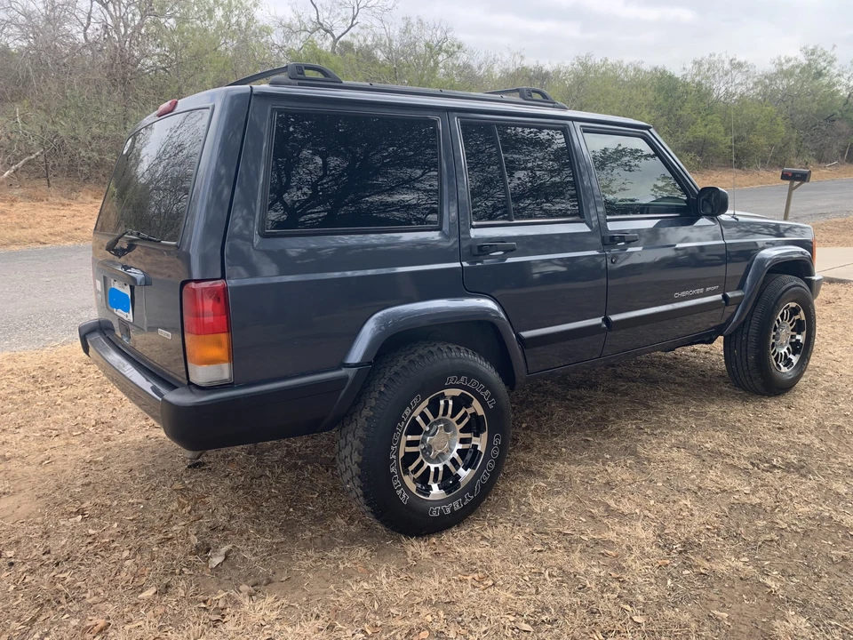 2001 Jeep XJ Cherokee - Image 8 of 31