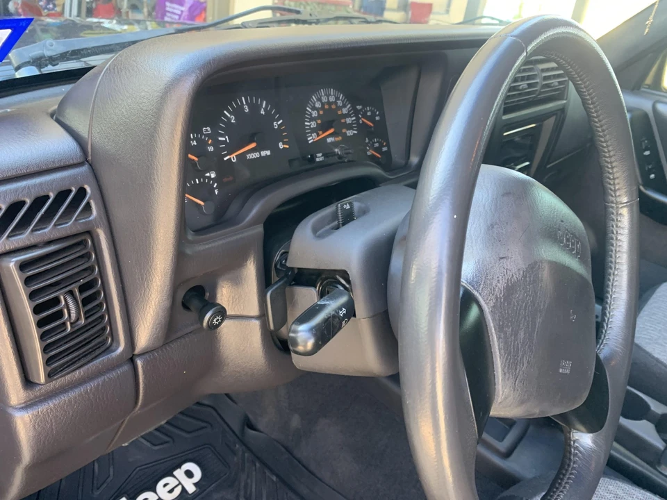 2001 Jeep XJ Cherokee - Image 29 of 31