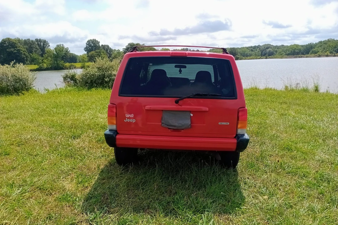 2001 Jeep XJ Cherokee - Image 5 of 31