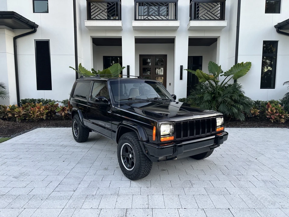 2001 Jeep XJ Cherokee - Image 2 of 31