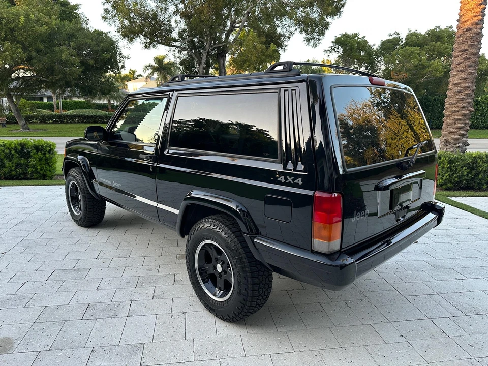 2001 Jeep XJ Cherokee - Image 17 of 31