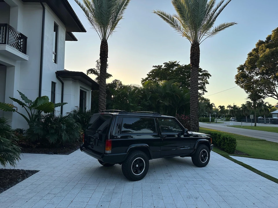 2001 Jeep XJ Cherokee - Image 27 of 31
