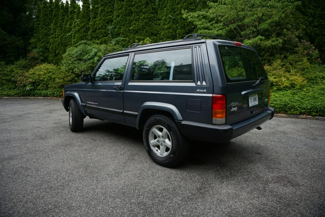 2001 Jeep XJ Cherokee - Image 9 of 31