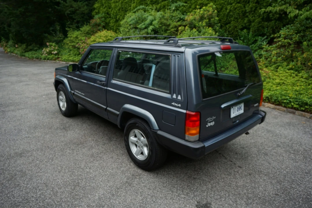 2001 Jeep XJ Cherokee - Image 10 of 31
