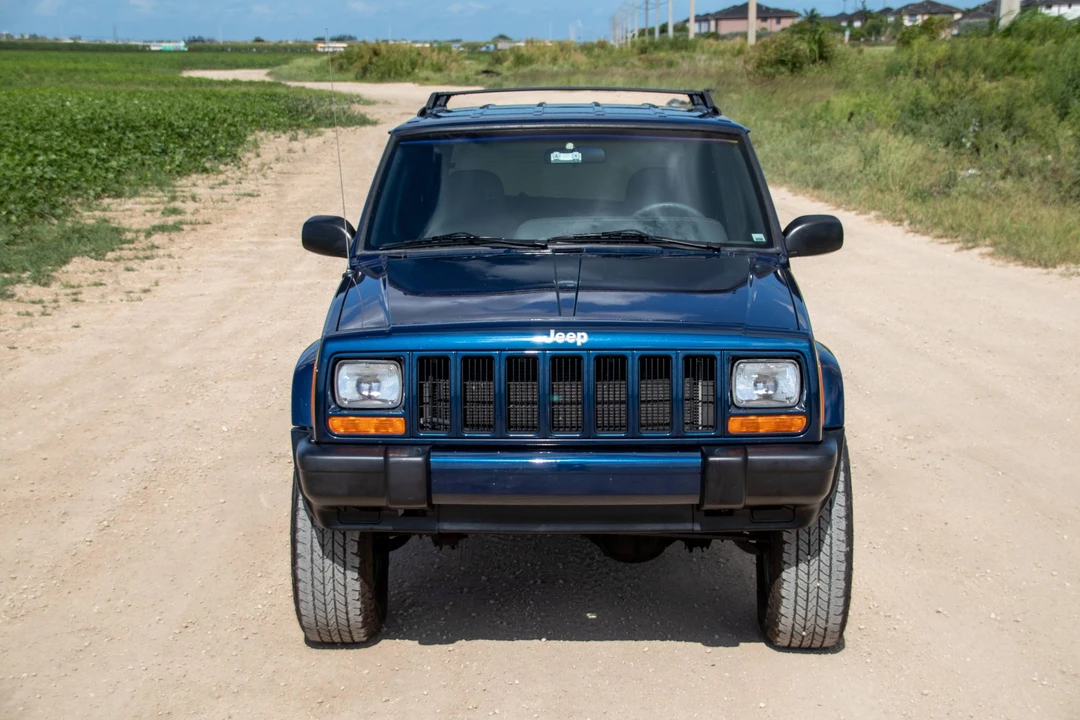 2001 Jeep XJ Cherokee - Image 5 of 31