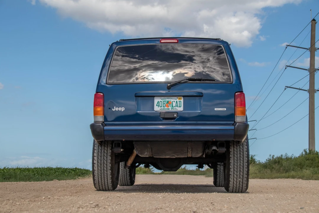 2001 Jeep XJ Cherokee - Image 14 of 31