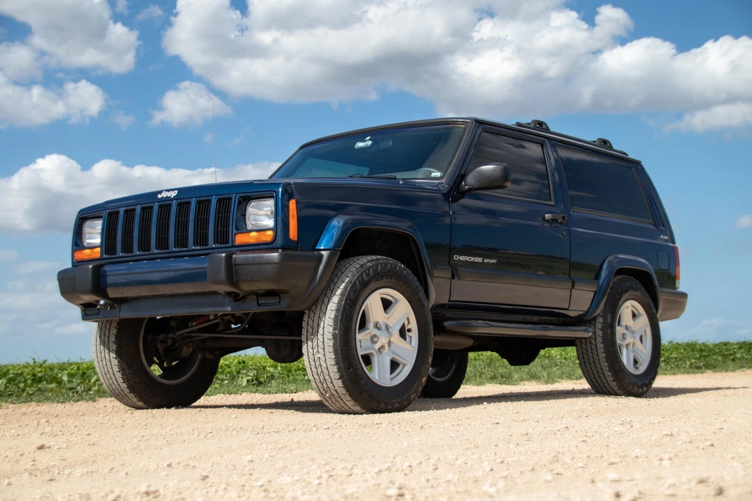 2001 Jeep XJ Cherokee - Image 2 of 31