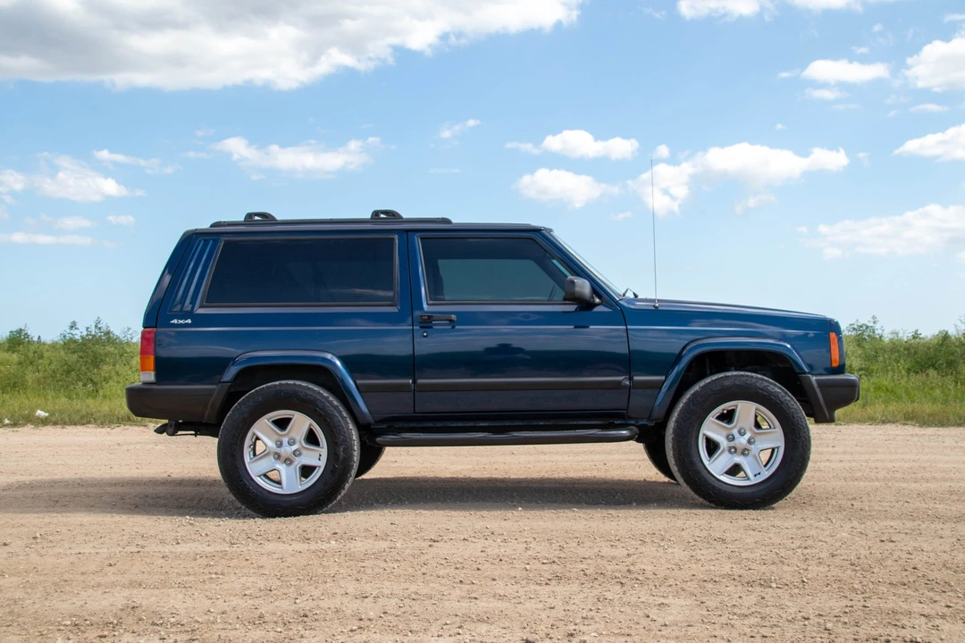 2001 Jeep XJ Cherokee - Image 11 of 31