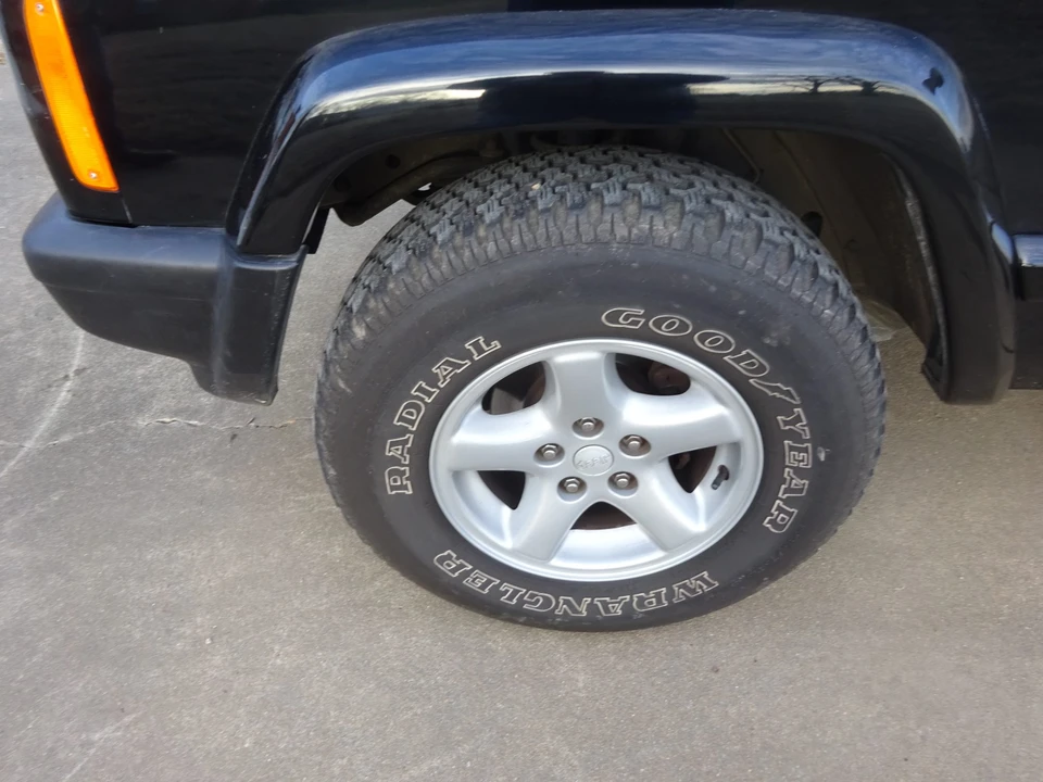 2001 Jeep XJ Cherokee - Image 10 of 31