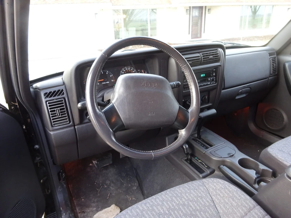2001 Jeep XJ Cherokee - Image 13 of 31