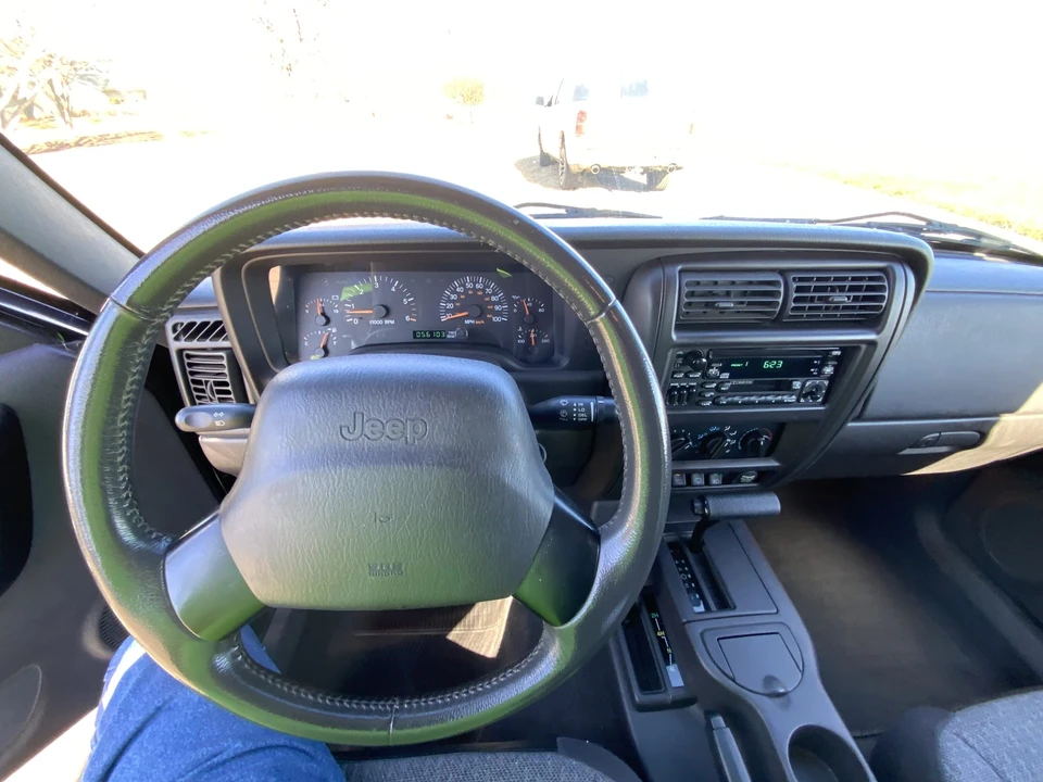 2001 Jeep XJ Cherokee - Image 15 of 31