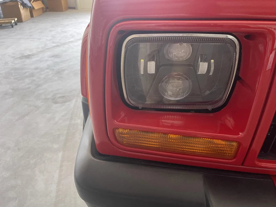 2001 Jeep XJ Cherokee - Image 12 of 31