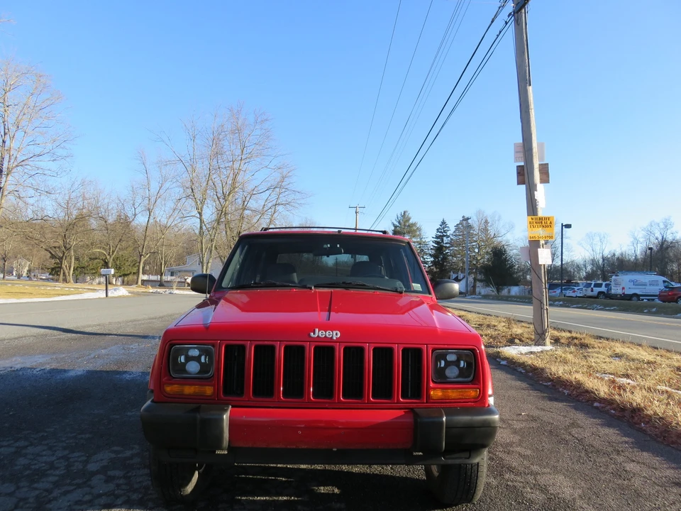 2001 Jeep XJ Cherokee - Image 4 of 31