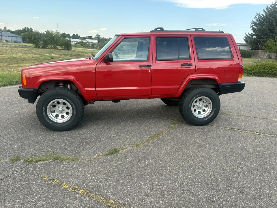 2001 Jeep XJ Cherokee - Image 10 of 31